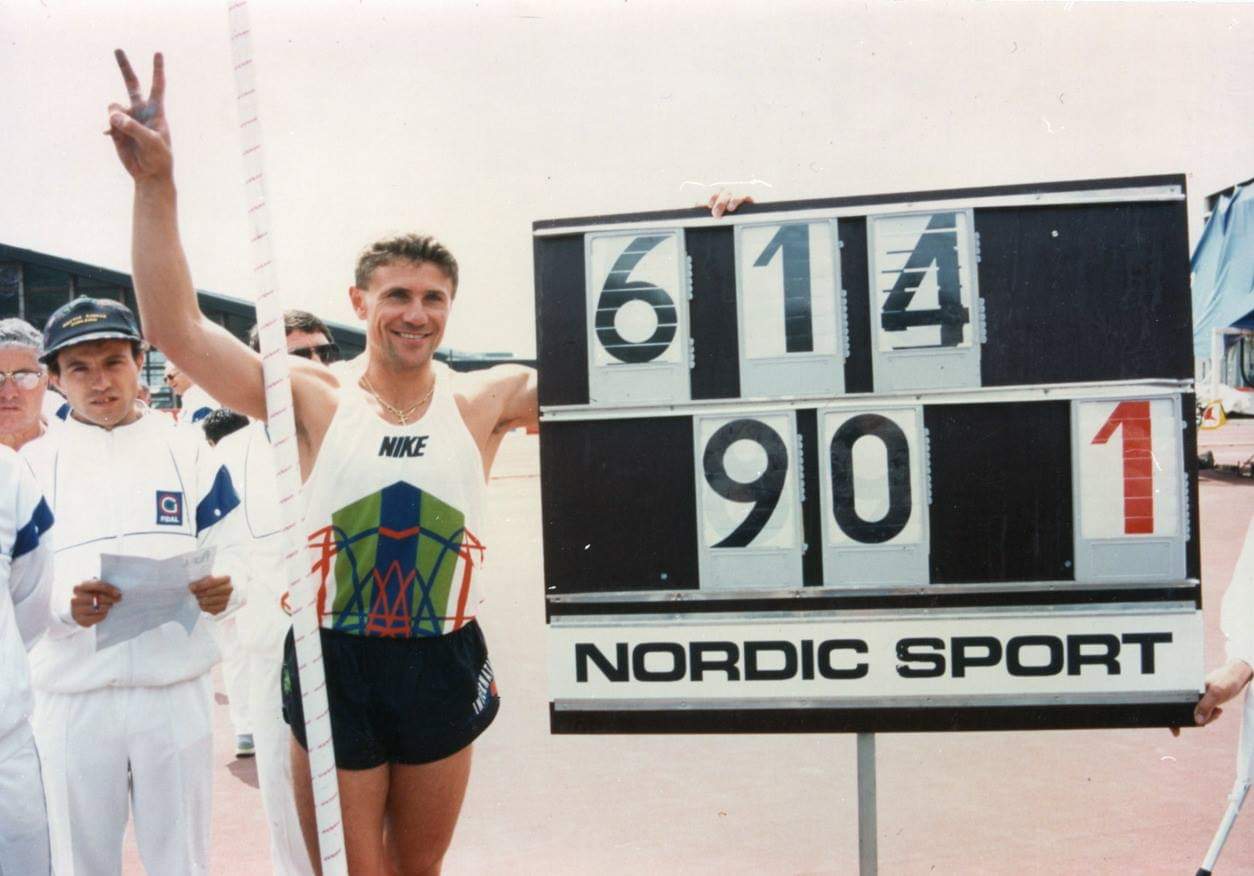 Картинки по запросу 1994 Сергей Бубка установил уникальный мировой рекорд по прыжкам в высоту с шестом