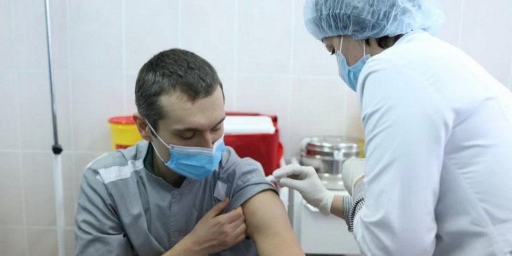 В Украине граждан незаконно принуждают к вакцинации