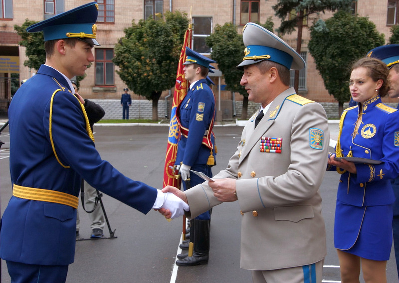 Хнупс кожедуба. Харьковский университет воздушных сил. Училище крылова харьков. Университет воздушных сил имени ивана кожедуба. Харьковский национальный университет им кожедуба.