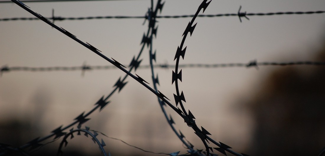 barbed-wire-765484_1280-1100x530.jpg