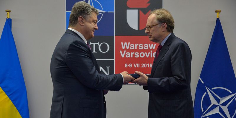 proshenko-vruchenie-orden.jpg