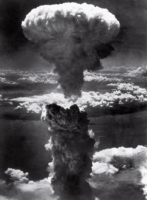 10. Ядерный гриб над Нагасаки – лейтенант Чарльз Леви, 1945