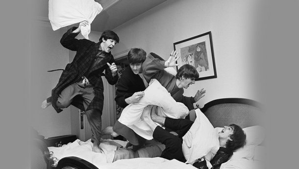 Битва подушками – Гарри Бенсон, 1964