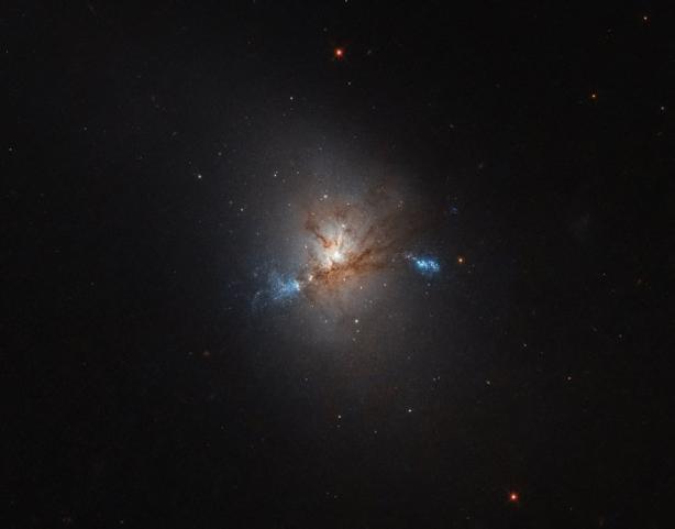 Фотофакт - Ученые распространили фото необычной галактики