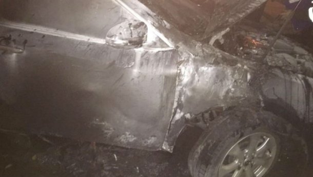 Фотофакт В Кропивницком подожгли машину местного депутата