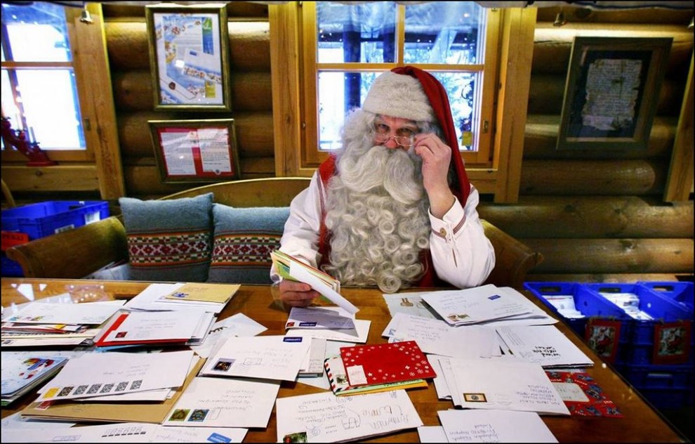 Роскомнадзор беспокоят письма детей к Деду Морозу