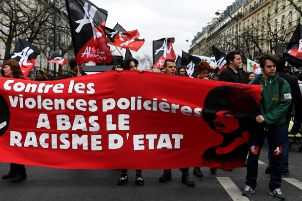 Париж протест