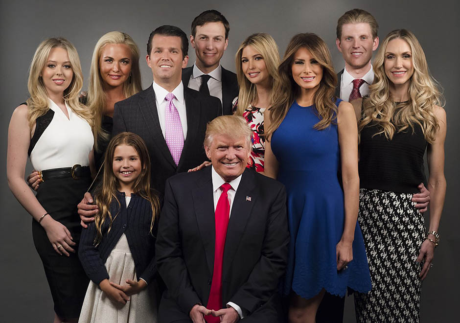 Трамп с семьей.