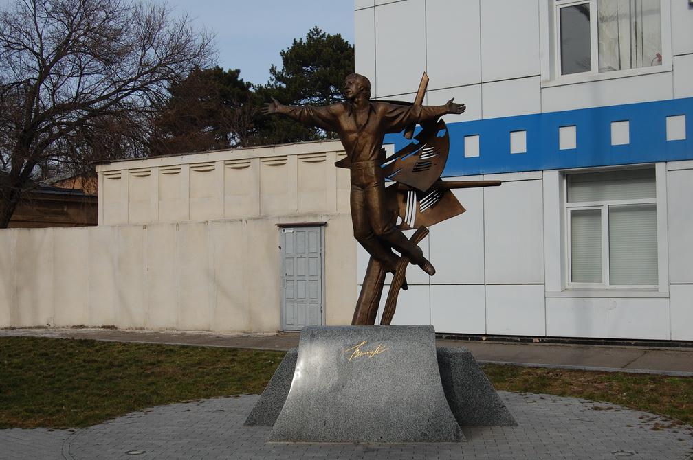 Памятник Высоцкому