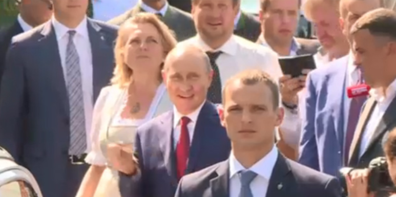 счастливый Путин