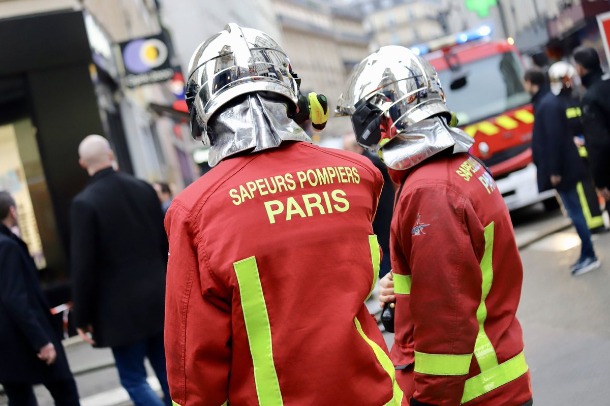 пожарные Париж