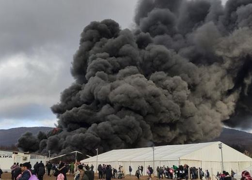 пожар в лагере беженцев