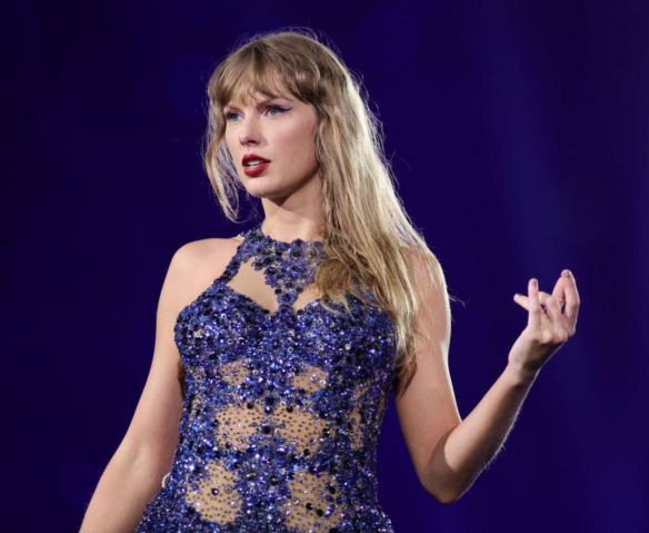 Taylor Swift знову побила рекорди: що відомо про новий реліз